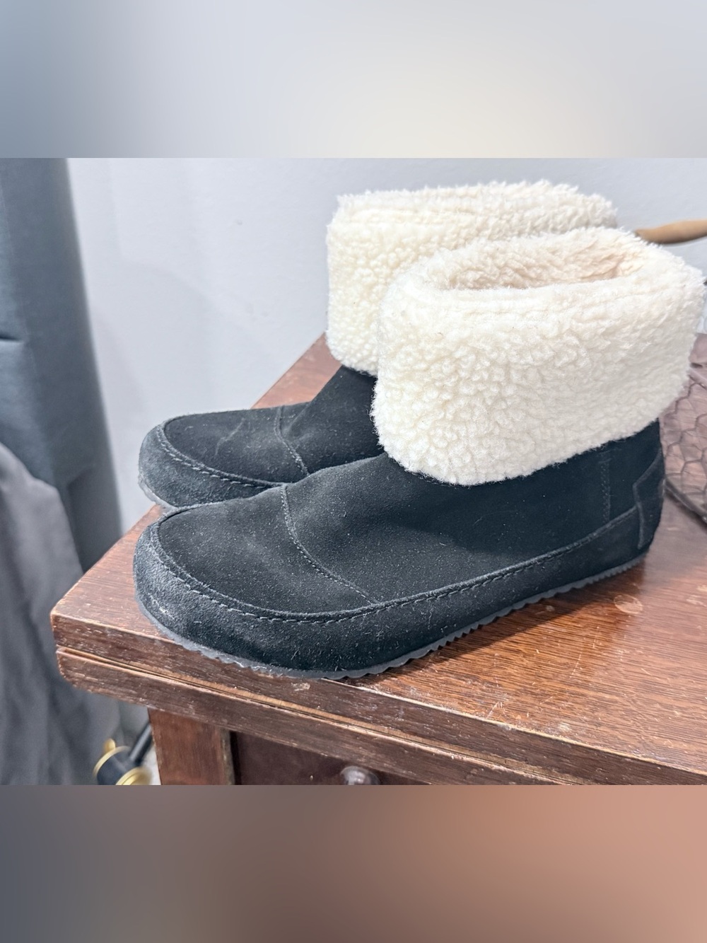 SOREL Women's Go Stumptown Bootie, black and cream. Sz 7